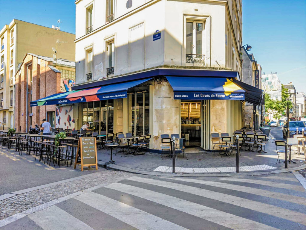 Fauve Craft Bière est brewpub parisien situé dans le 11ème arrondissement. Il s’agit d’un établissement qui mêle les activités de microbrasserie, de bar et de restaurant.