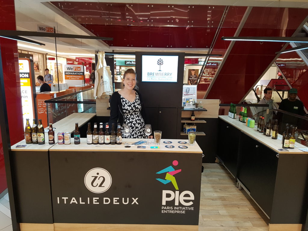 Grâce au soutien d’Hammerson, PIE a pu mettre à la disposition des entrepreneurs qu’elle accompagne un espace de vente au sein du centre commercial Italie Deux, destiné à accueillir de jeunes entreprises souhaitant tester leur concept en centre commercial.