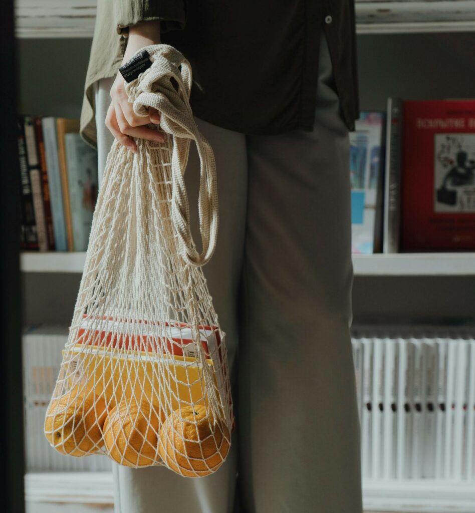 Pendant la semaine des achats responsables (27-31 mai), les professionnels sont invités à favoriser l'approvisionnement durable via l'économie sociale et solidaire. Focus sur deux structures que nous soutenons, basées sur l'économie circulaire.